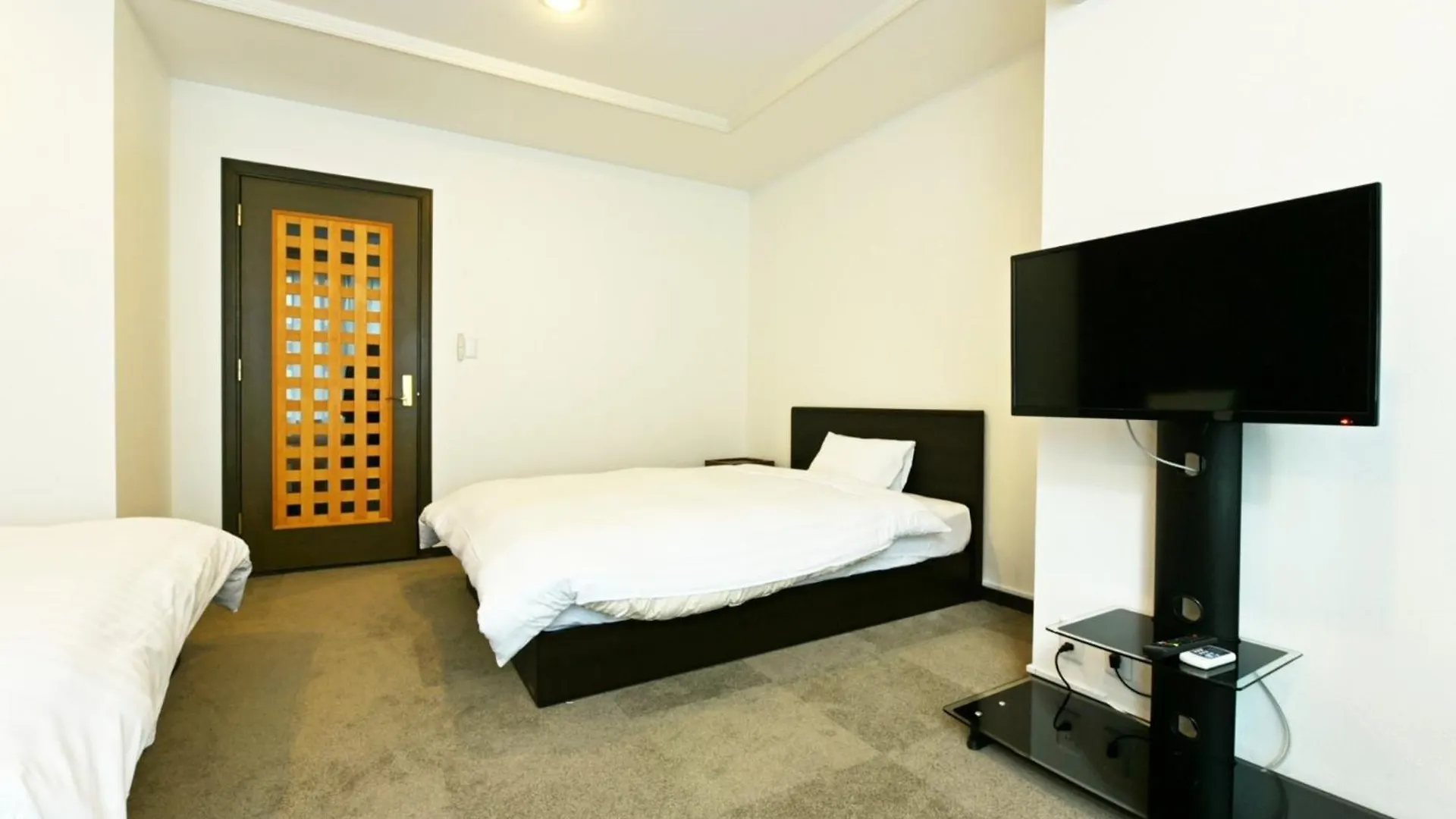 Apartment Pleasure Maruyama - Vacation Stay 52708V Sapporo